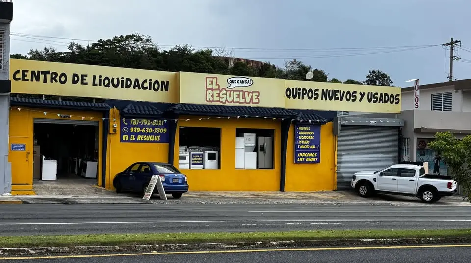 Fachada de la tienda El Resuelve en la Avenida Jesús T. Piñero